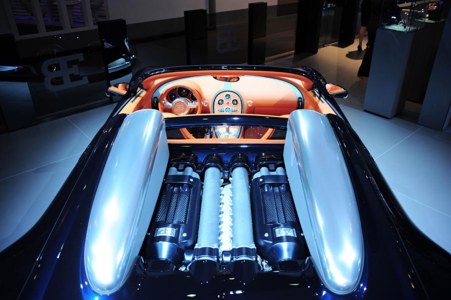  Bugatti Veyron 16.4 Soleil de Nuit 2009 года  (фото 5 из 5)